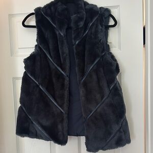 Tuckernuck Women's Blue Faux Fur Vest